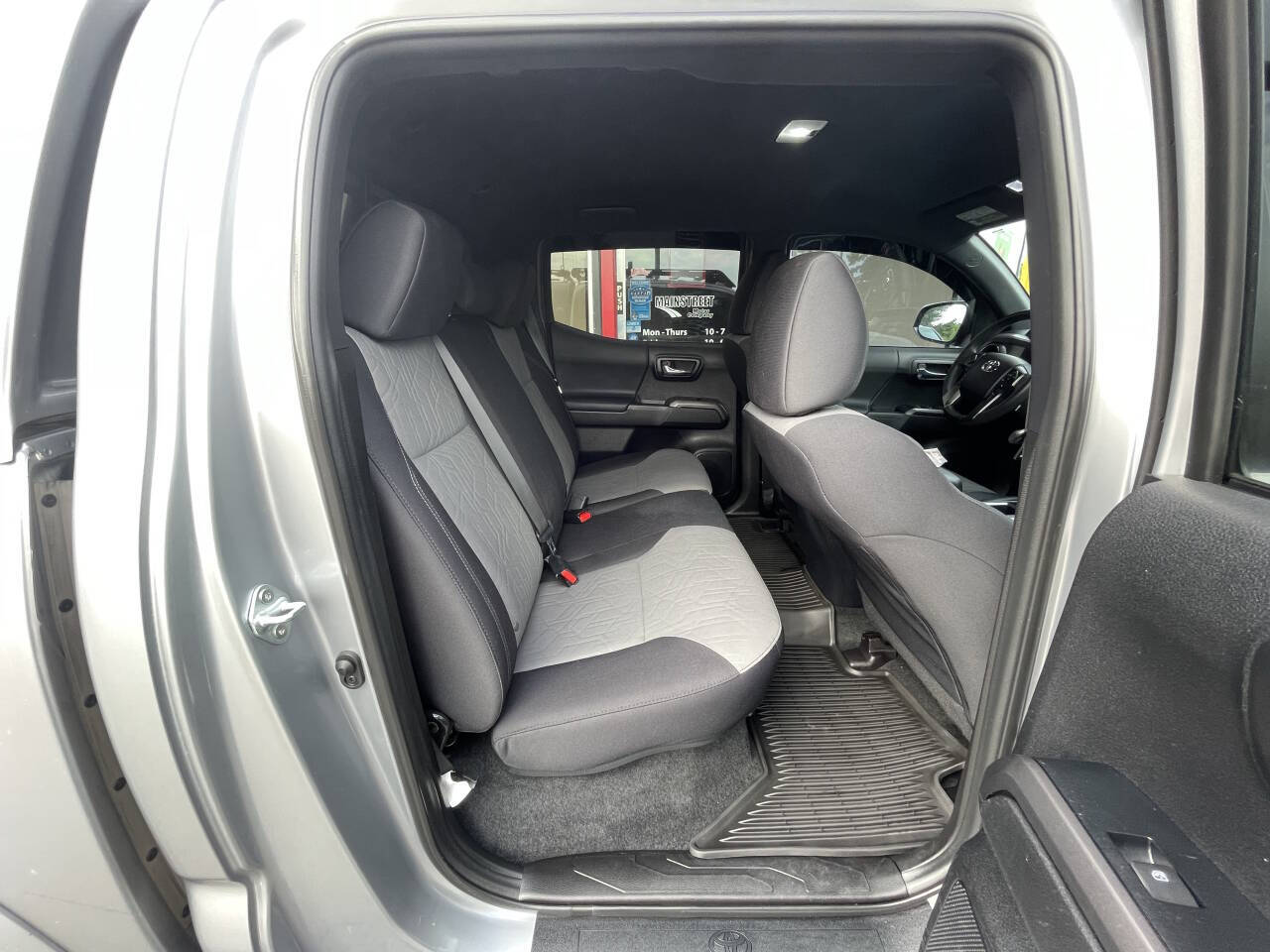 Vehicle image 18 of 38