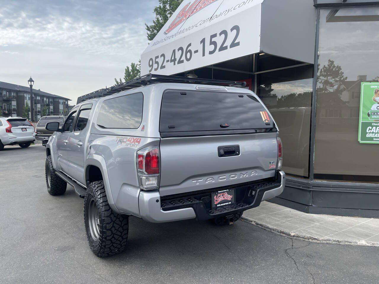Vehicle image 8 of 38