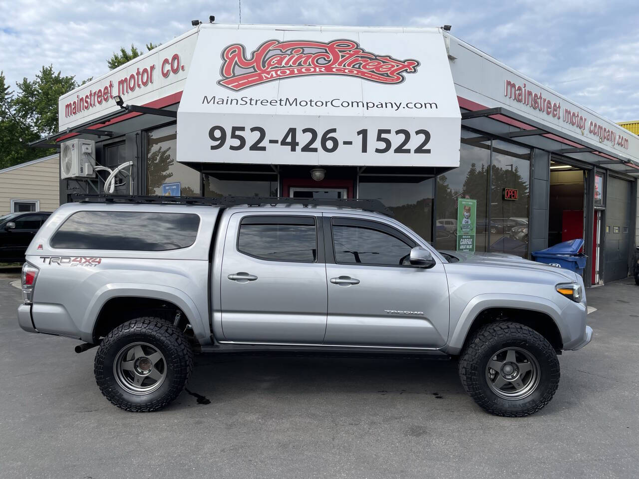 Vehicle image 5 of 38