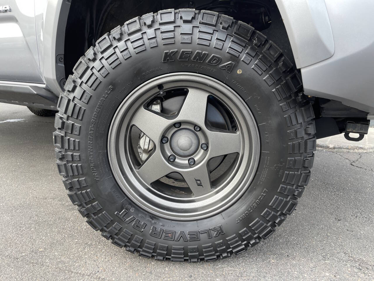 Vehicle image 11 of 38