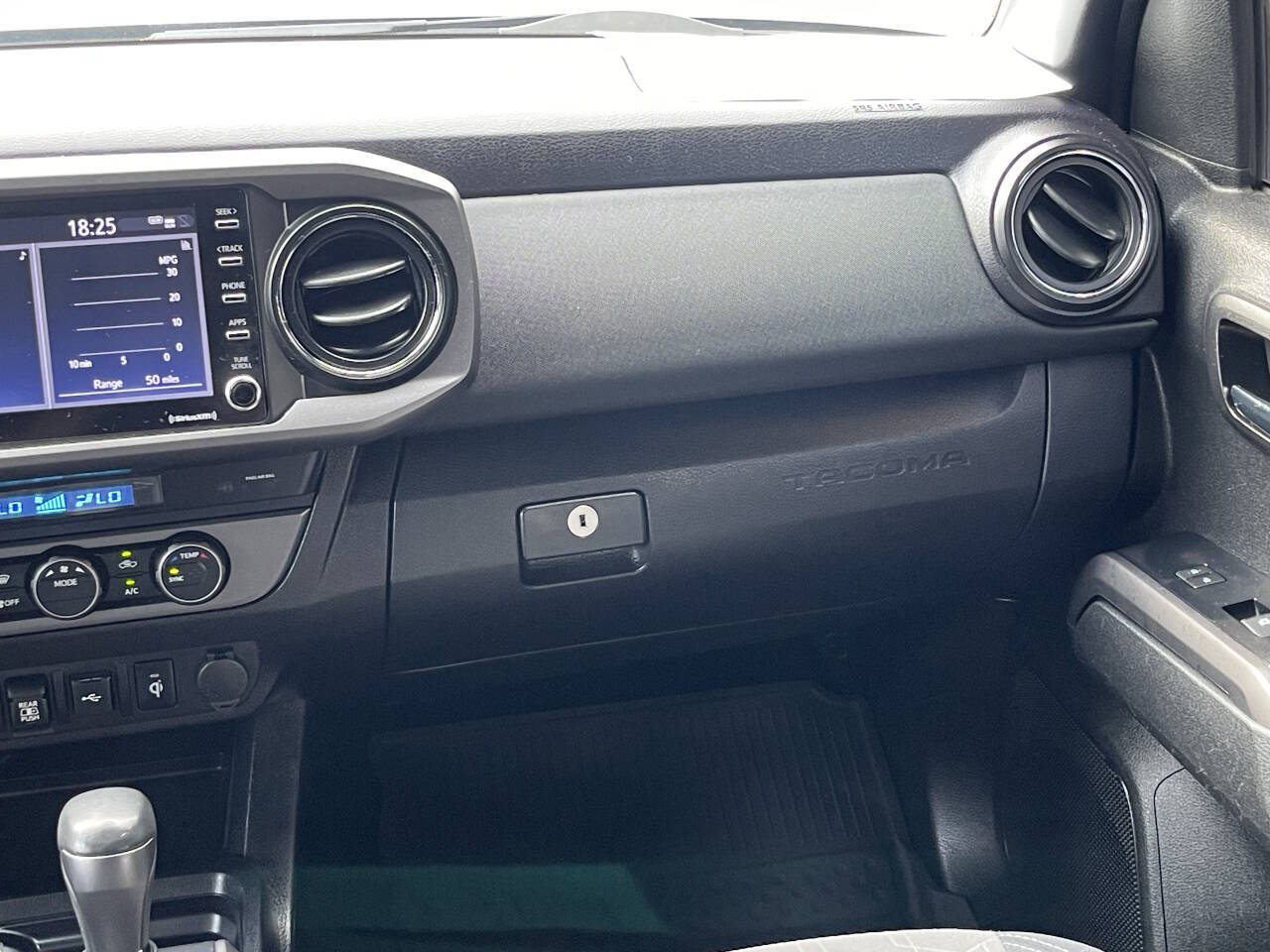 Vehicle image 26 of 38