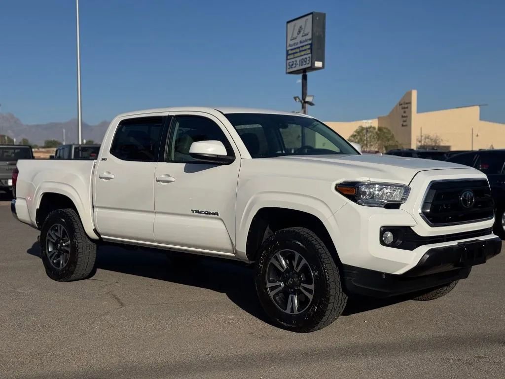 Vehicle image 4 of 17