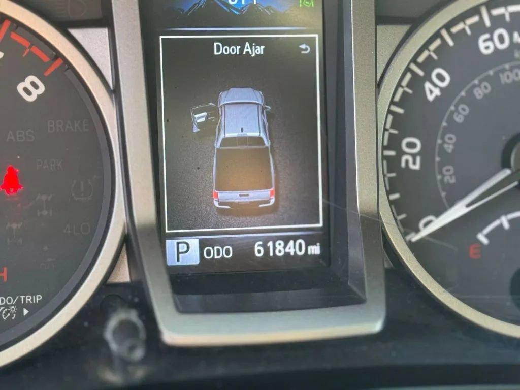 Vehicle image 11 of 17