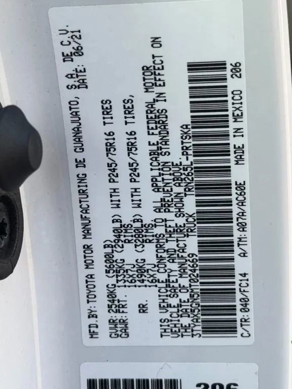 Vehicle image 13 of 17