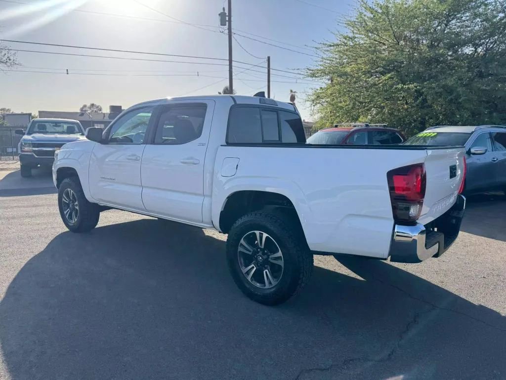 Vehicle image 7 of 17