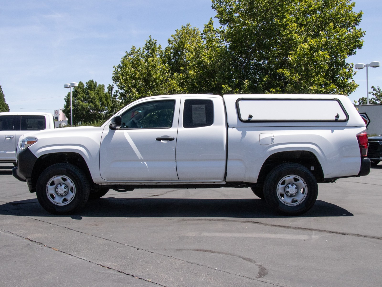 Vehicle image 8 of 18