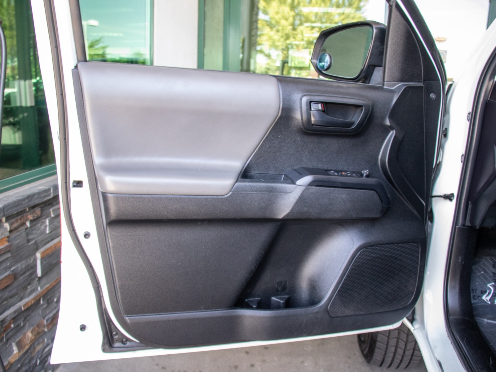 Vehicle image 18 of 18