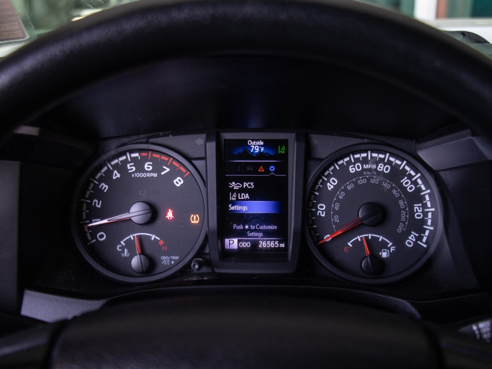 Vehicle image 14 of 18