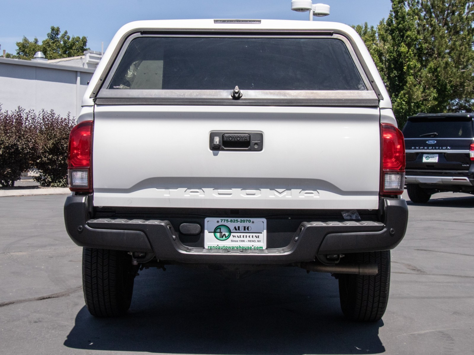 Vehicle image 6 of 18