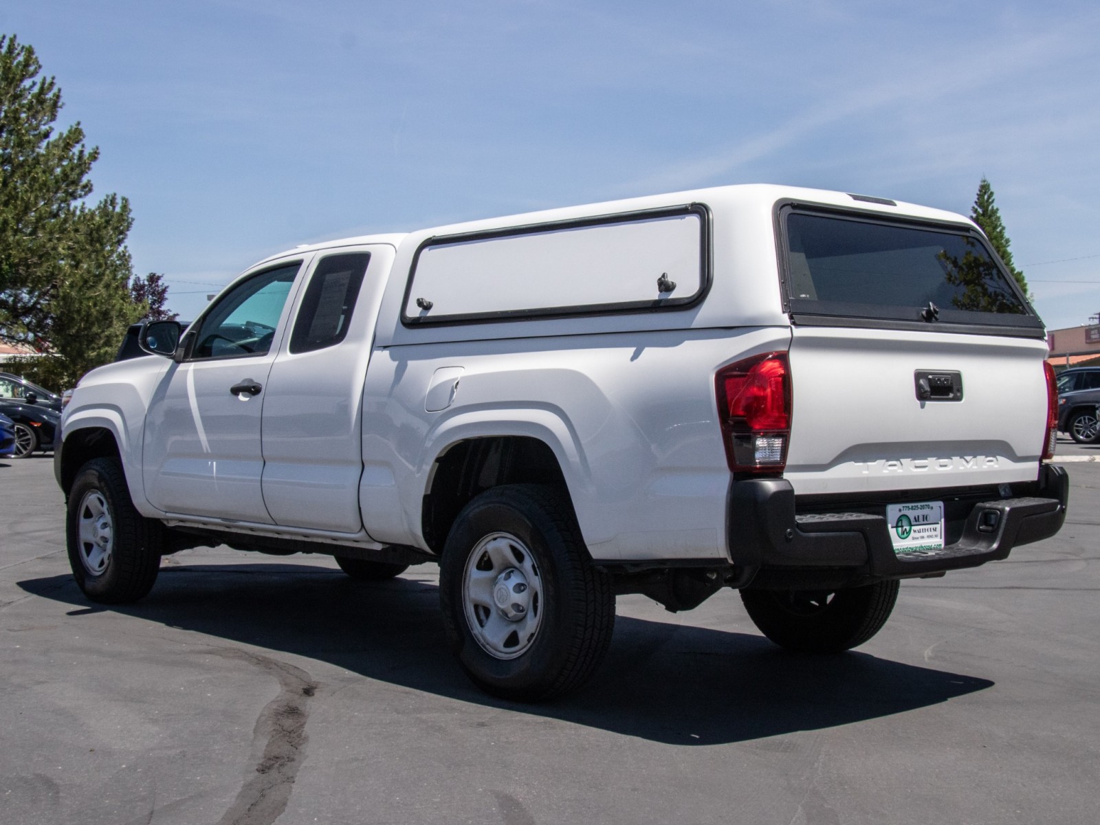 Vehicle image 7 of 18