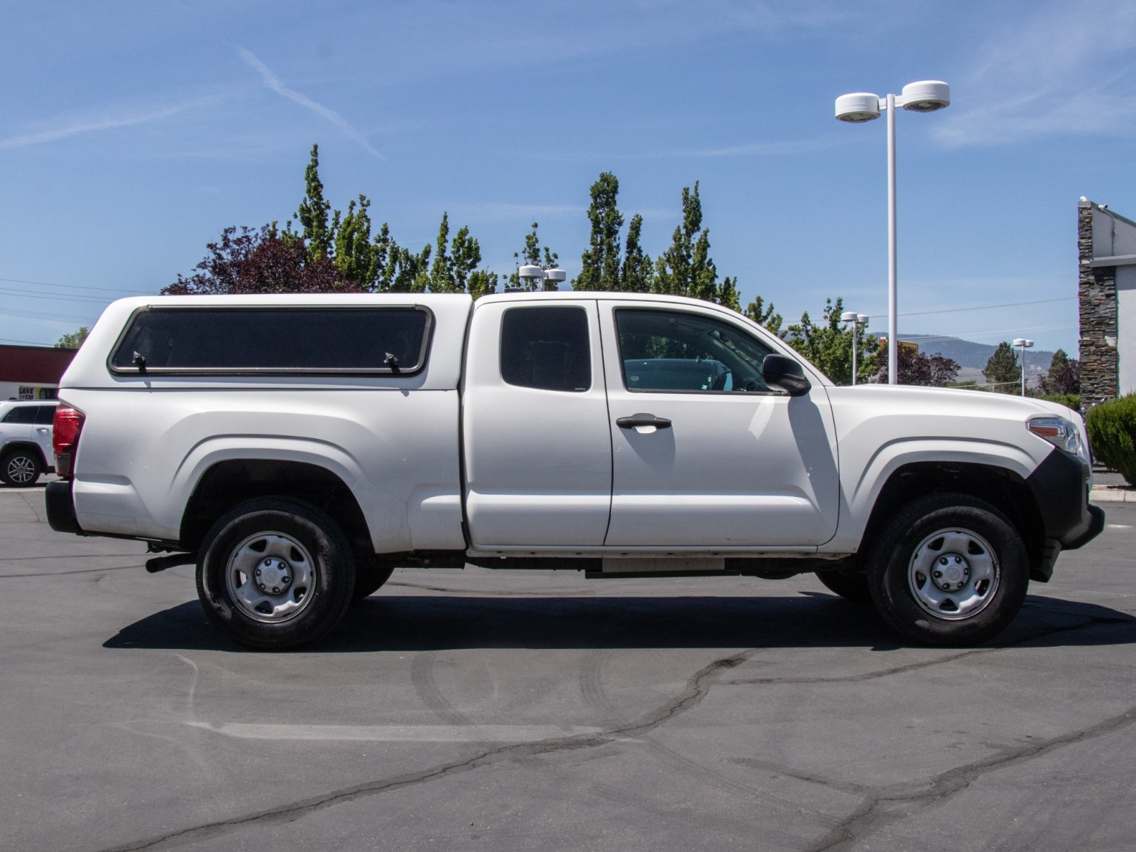 Vehicle image 4 of 18