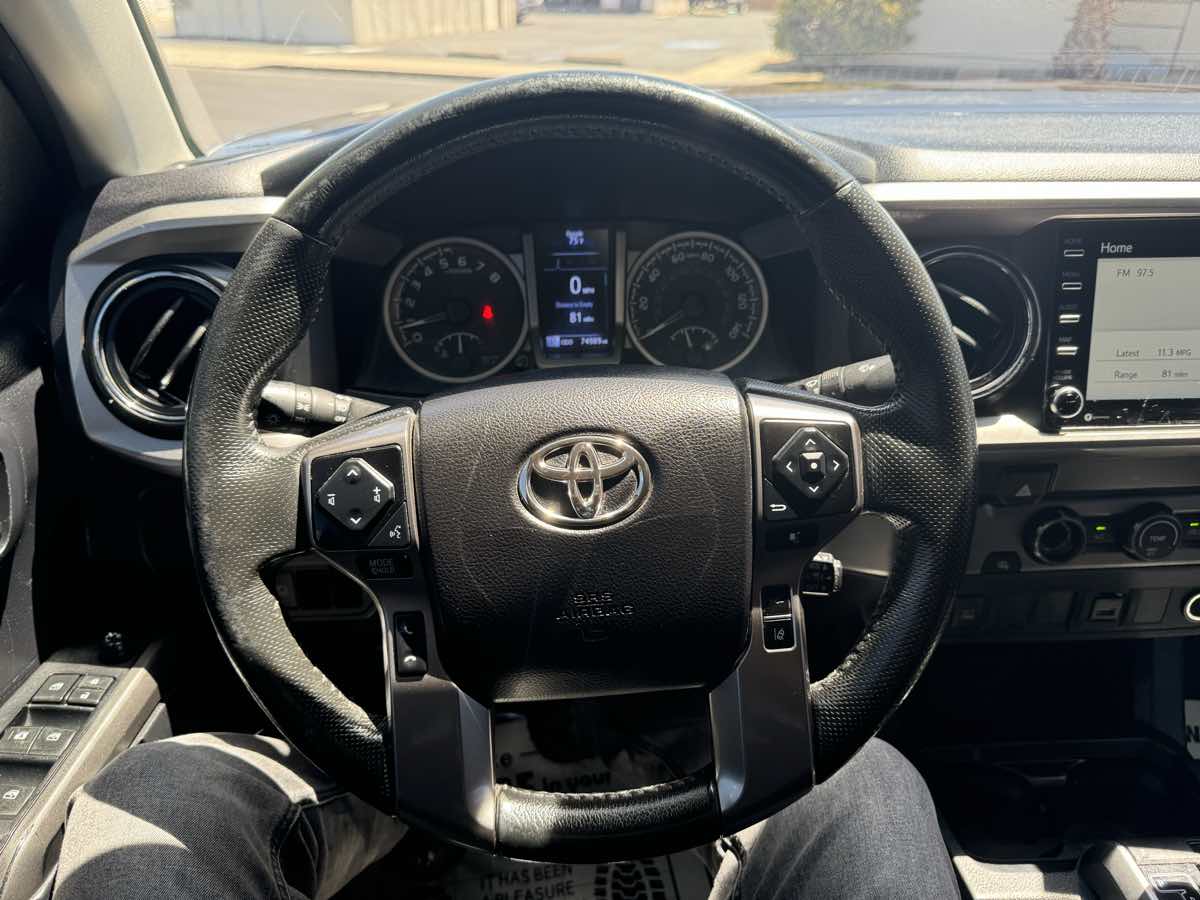 Vehicle image 11 of 15