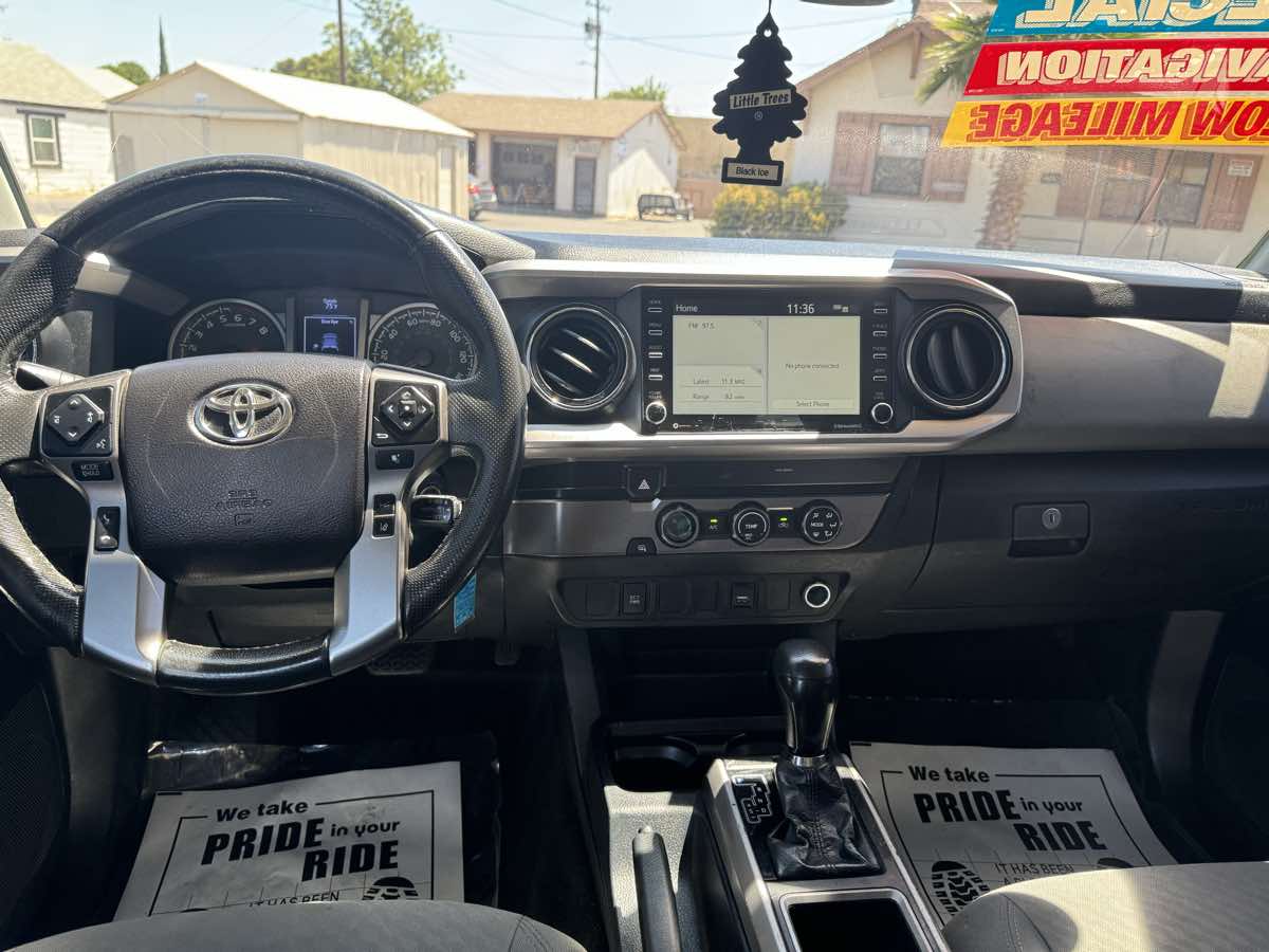 Vehicle image 10 of 15
