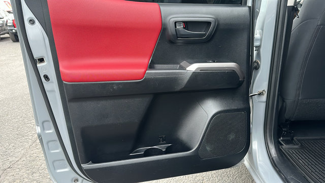 Vehicle image 12 of 33