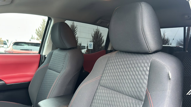 Vehicle image 22 of 33