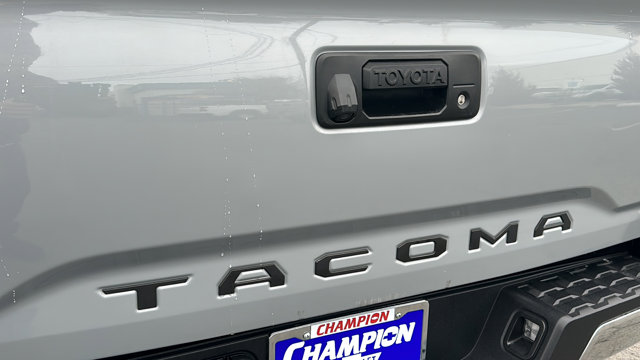 Vehicle image 11 of 33