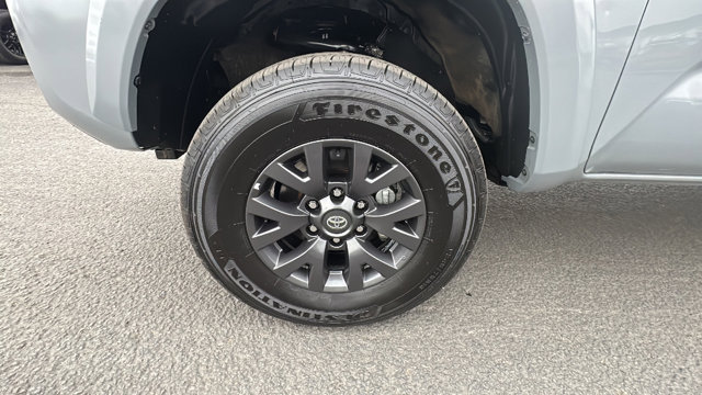 Vehicle image 10 of 33