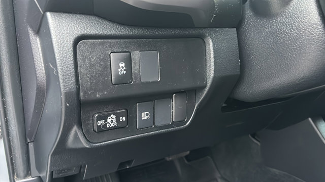 Vehicle image 32 of 33