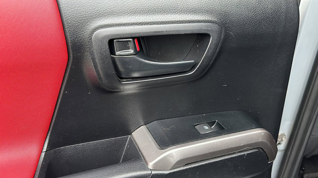 Vehicle image 13 of 33