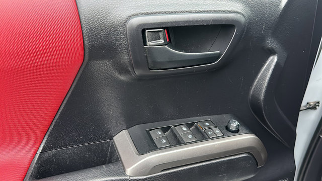 Vehicle image 20 of 33