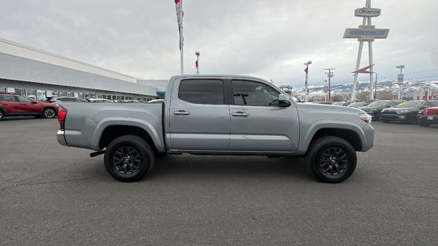 Vehicle image 4 of 33