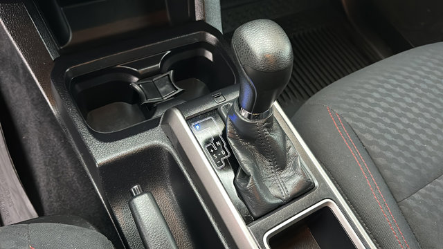 Vehicle image 24 of 33