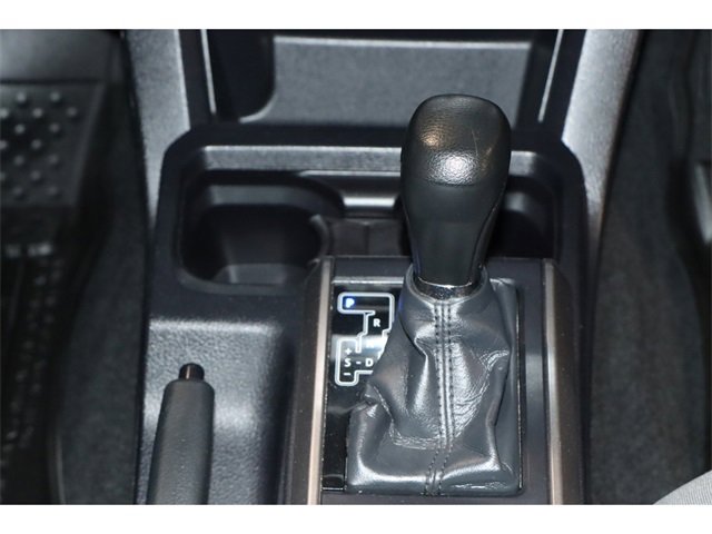 Vehicle image 23 of 31