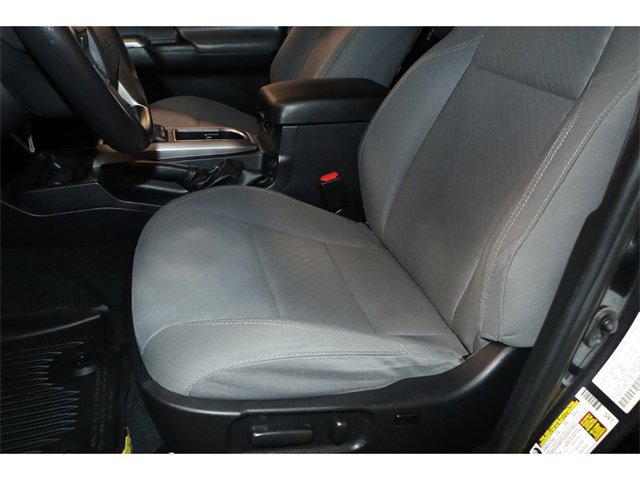 Vehicle image 17 of 31