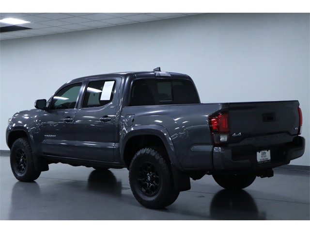 Vehicle image 10 of 31