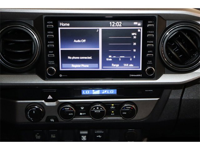 Vehicle image 21 of 31
