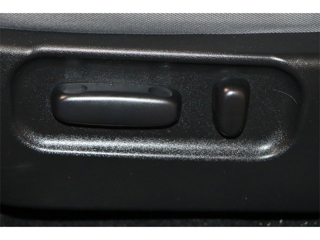 Vehicle image 25 of 31