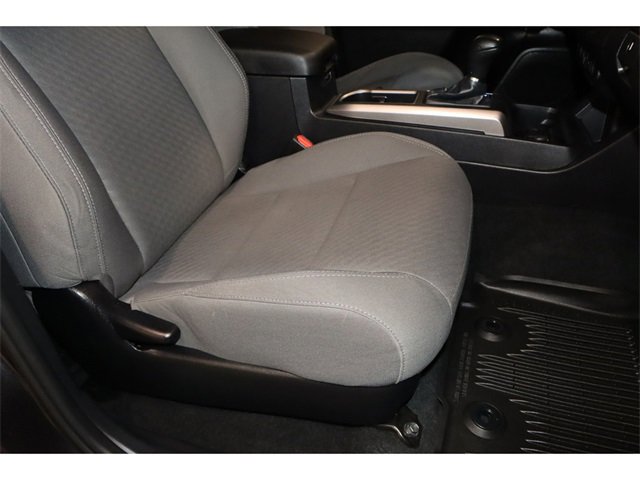 Vehicle image 16 of 31