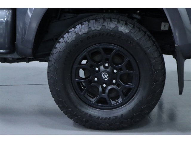Vehicle image 12 of 31