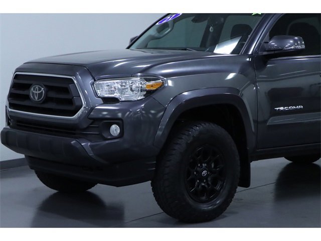 Vehicle image 2 of 31