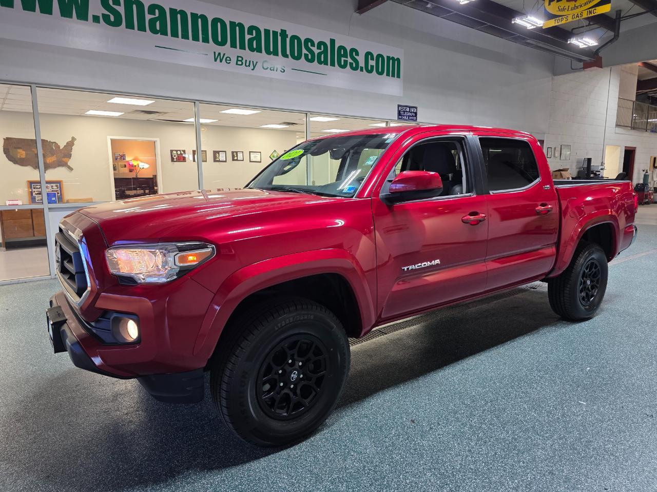 2021 Toyota Tacoma SR5 Image 1 of 40