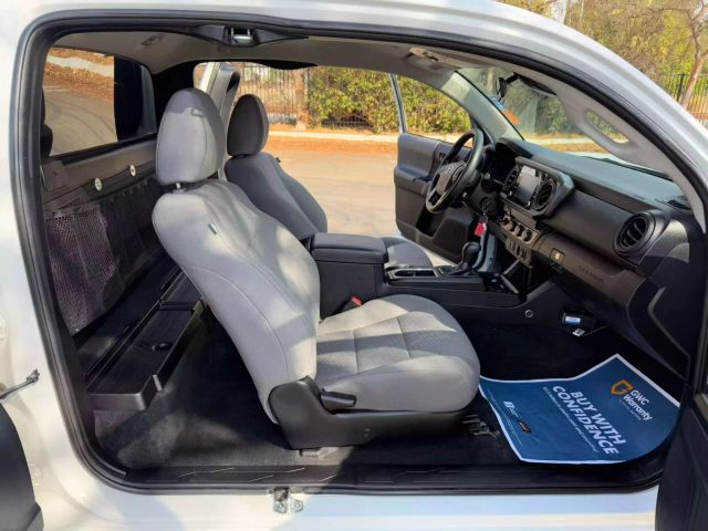 Vehicle image 22 of 42