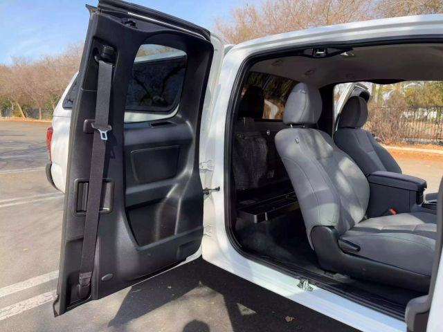Vehicle image 18 of 42