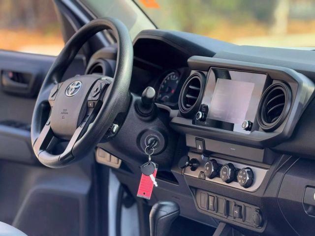 Vehicle image 23 of 42