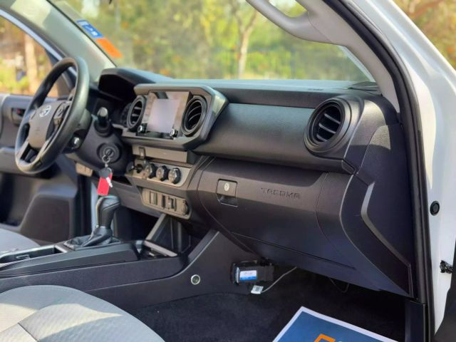 Vehicle image 27 of 42
