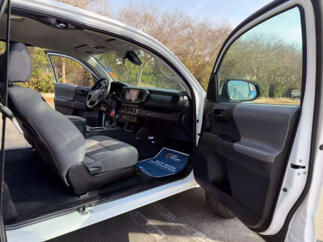 Vehicle image 19 of 42