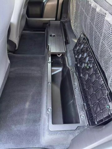 Vehicle image 31 of 33