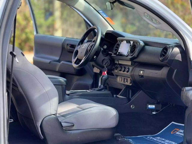 Vehicle image 10 of 33