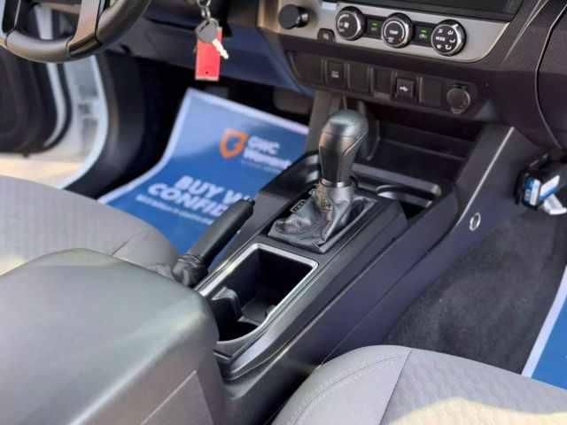 Vehicle image 19 of 33