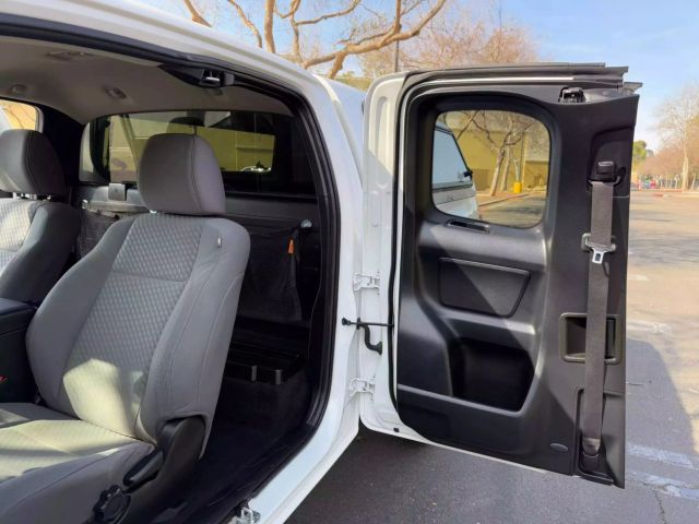 Vehicle image 12 of 33