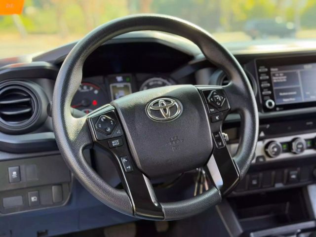 Vehicle image 29 of 33
