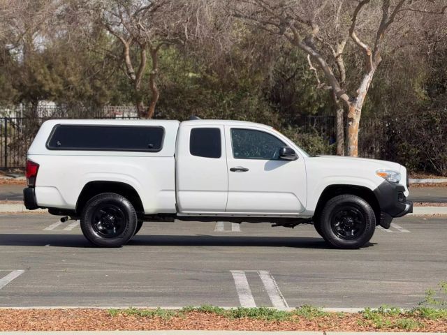 Vehicle image 4 of 33