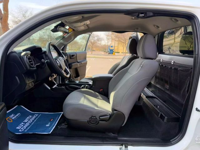 Vehicle image 11 of 33