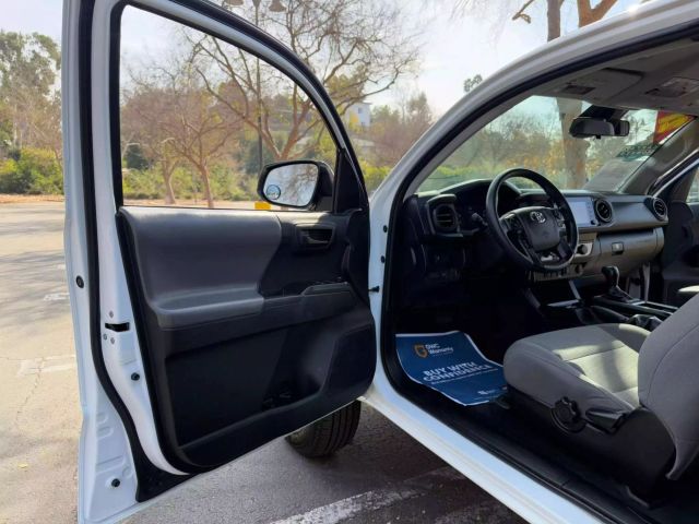 Vehicle image 13 of 33