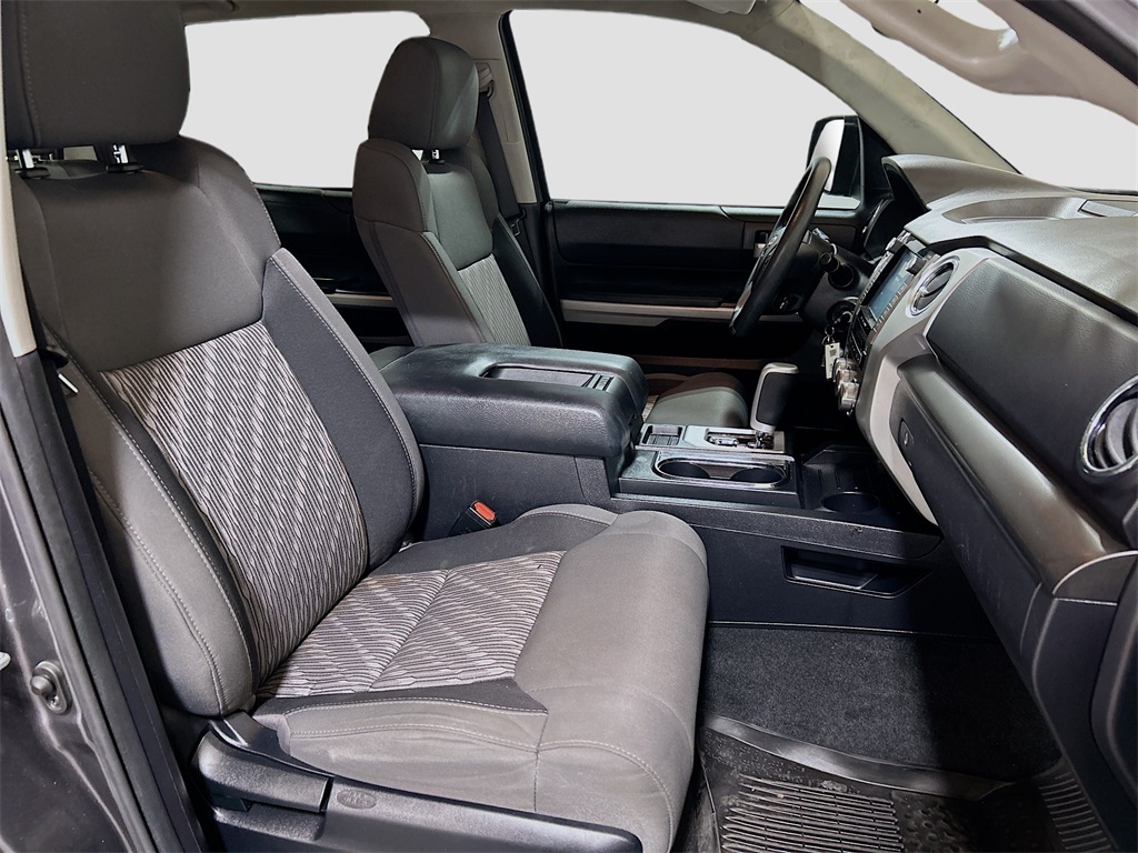 Vehicle image 24 of 28