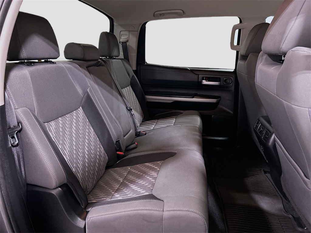 Vehicle image 23 of 28